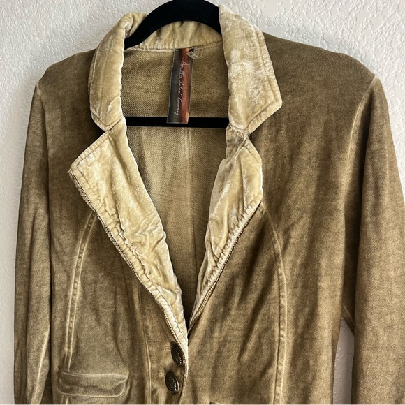 Aratta Silent Journey Colonel Jacket - Knit Blazer with Velvet Collar - Picture 2 of 8